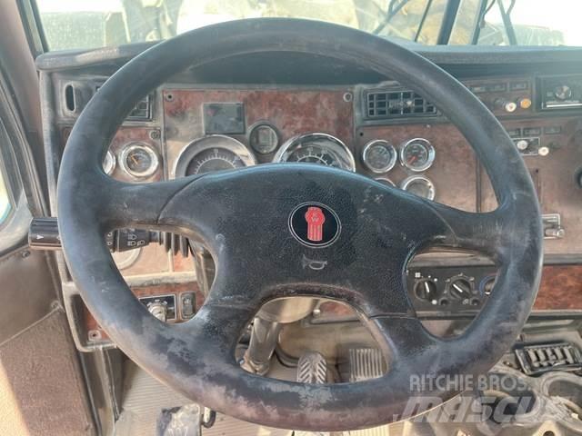 Kenworth W900 其他貨車