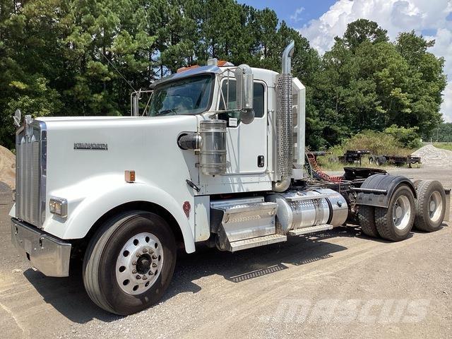 Kenworth W900 曳引機組件
