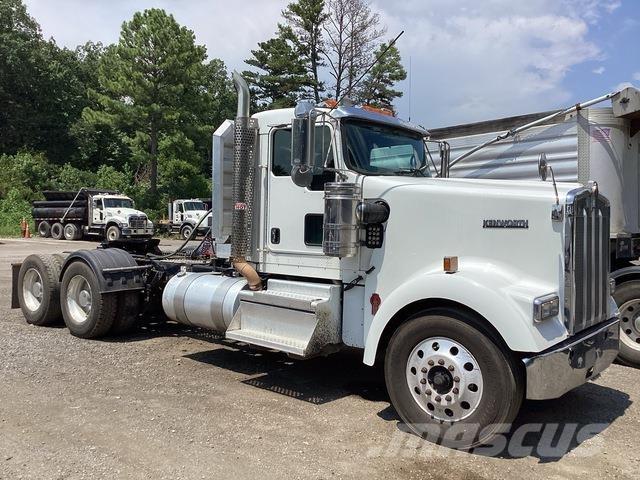 Kenworth W900 曳引機組件