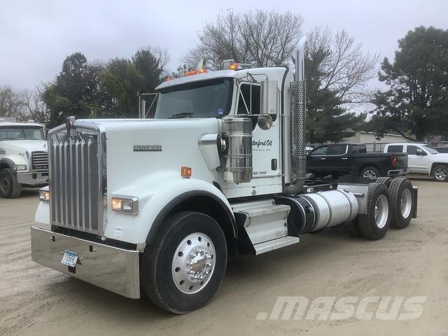 Kenworth W900 曳引機組件