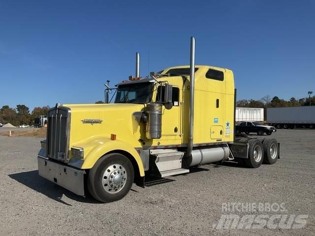 Kenworth W900L 曳引機組件