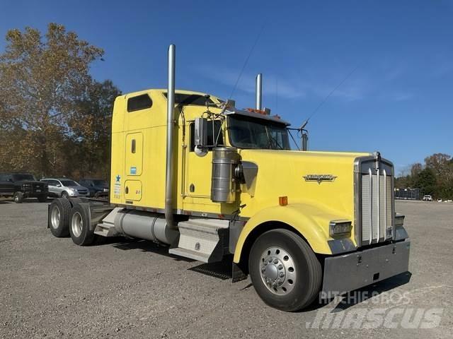 Kenworth W900L 曳引機組件