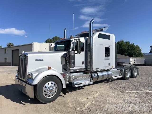 Kenworth W900L 曳引機組件