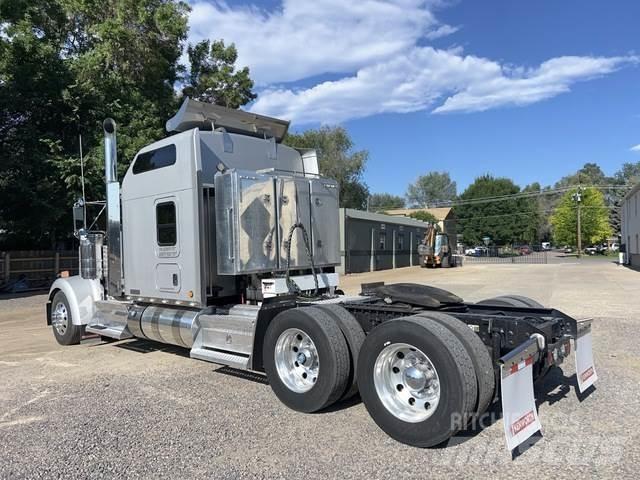 Kenworth W900L 曳引機組件