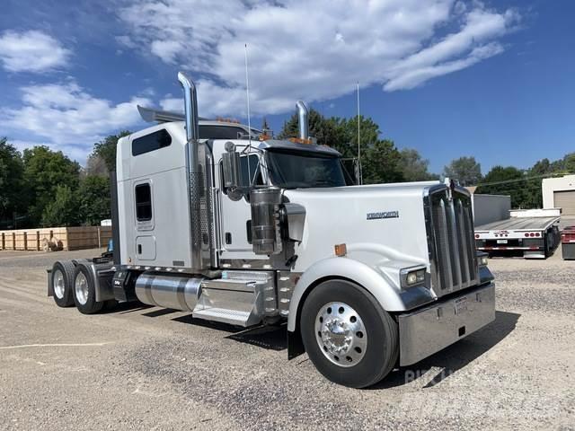 Kenworth W900L 曳引機組件