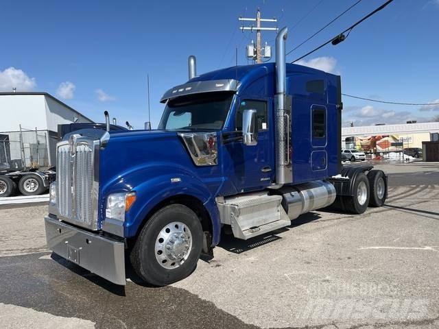 Kenworth W990 曳引機組件