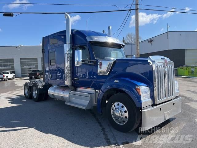 Kenworth W990 曳引機組件