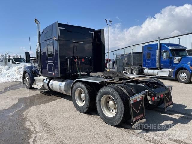 Kenworth W990 曳引機組件