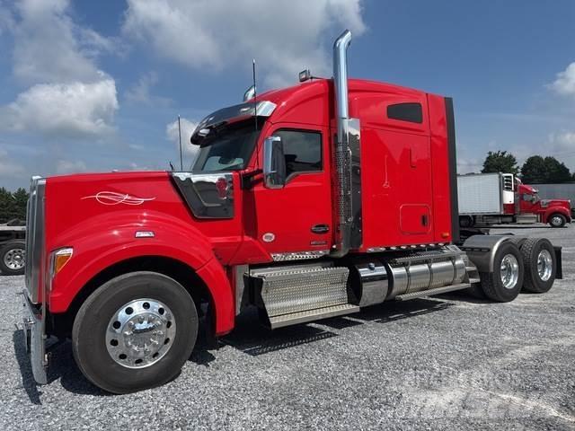 Kenworth W990 曳引機組件