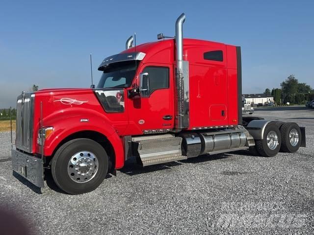 Kenworth W990 曳引機組件