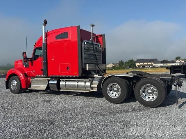 Kenworth W990 曳引機組件