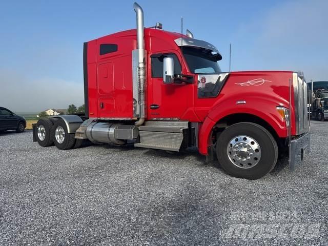 Kenworth W990 曳引機組件