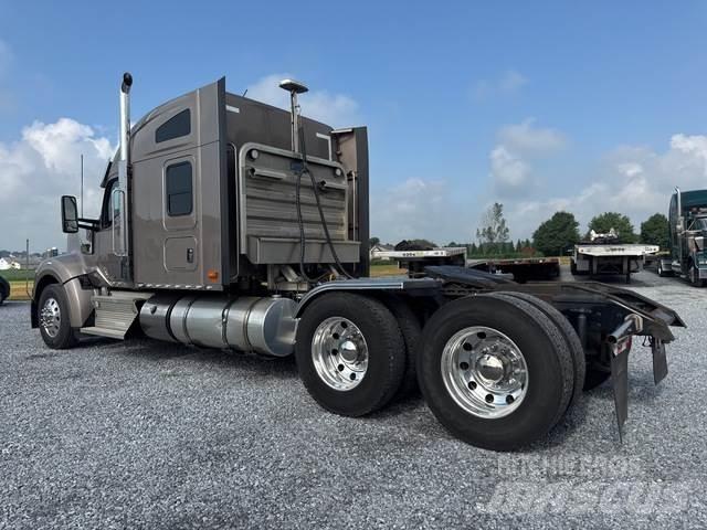 Kenworth W990 曳引機組件