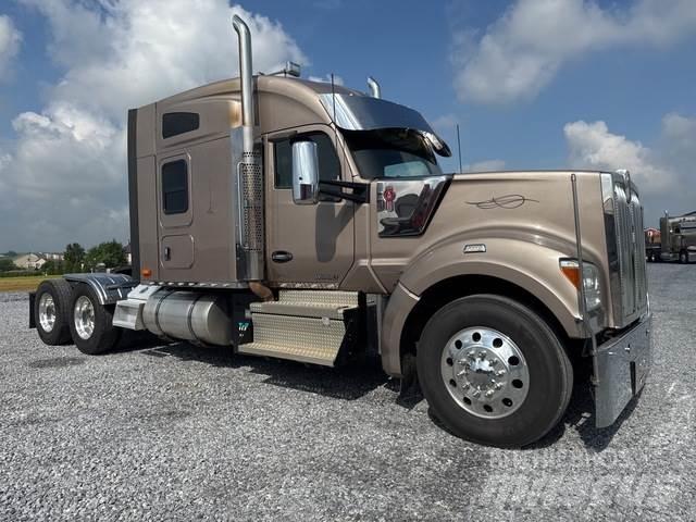 Kenworth W990 曳引機組件