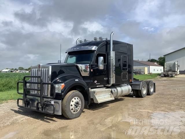 Kenworth W990 曳引機組件