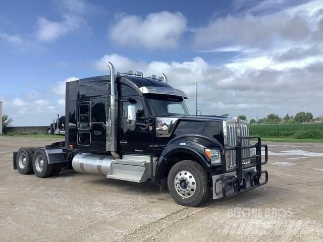 Kenworth W990 曳引機組件