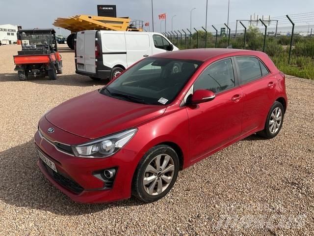 Kia Rio 汽車