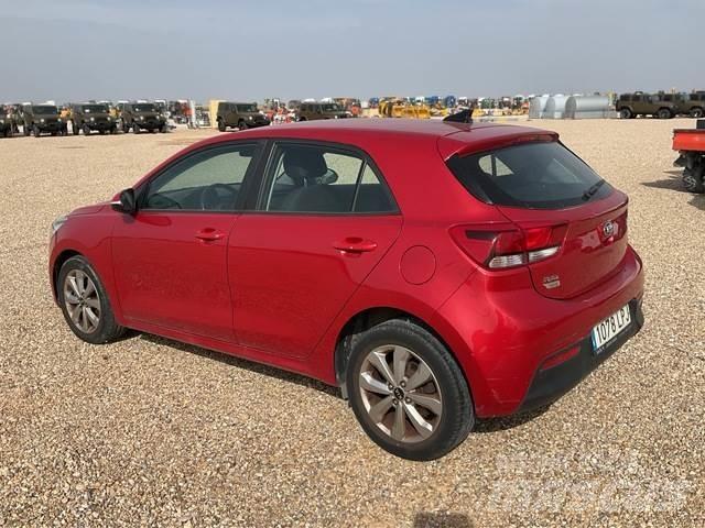 Kia Rio 汽車