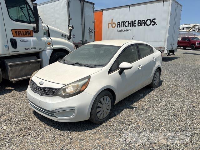 Kia Rio 汽車