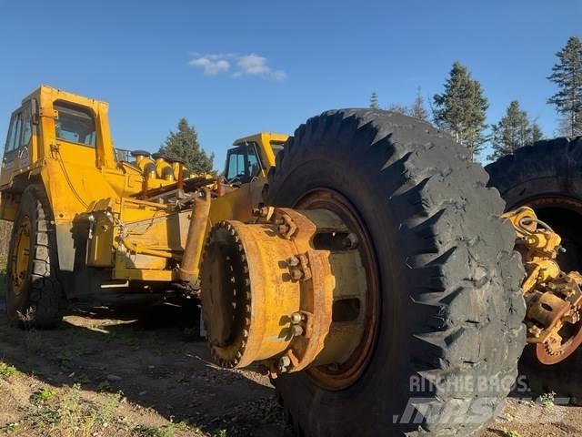 Komatsu 330M 鉸接式起吊車
