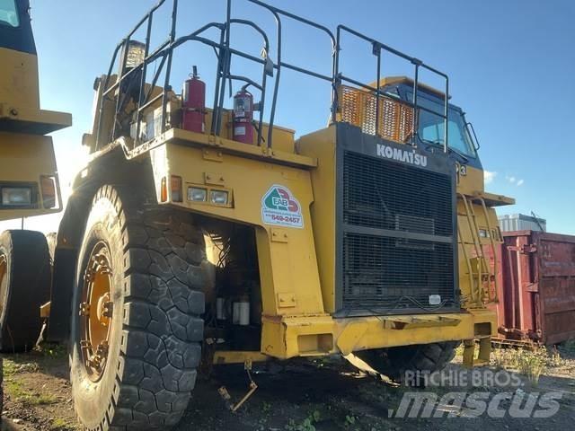 Komatsu 330M 鉸接式起吊車