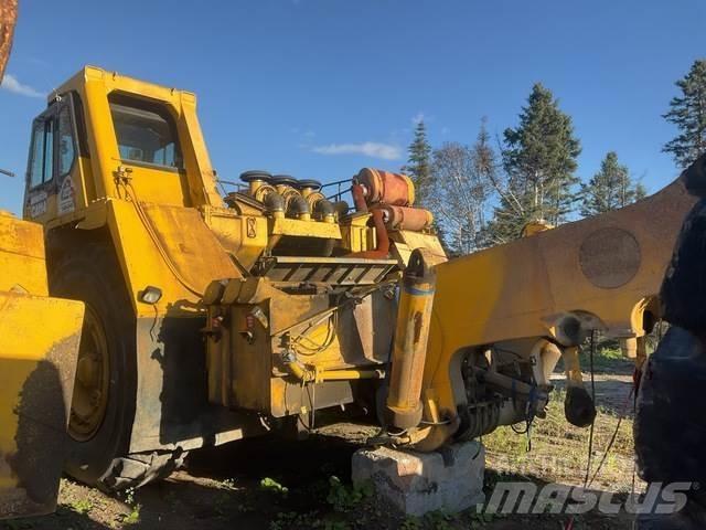Komatsu 330M 鉸接式起吊車