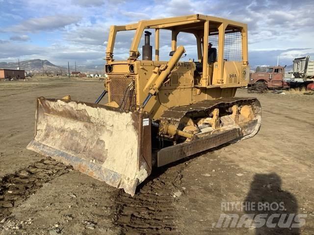 Komatsu D65E-6 履帶推土機