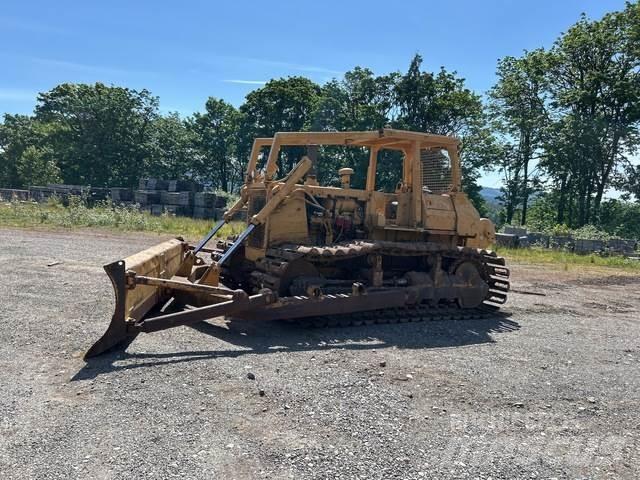 Komatsu D65P-8 履帶推土機