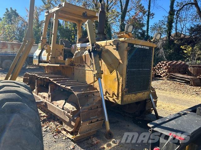 Komatsu D68E-1 履帶推土機