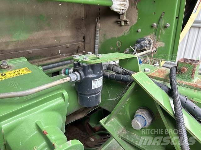 Krone V1500MC 圓型牧草打包機