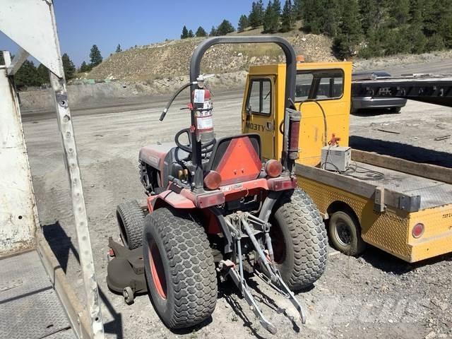Kubota B2400HD 曳引機