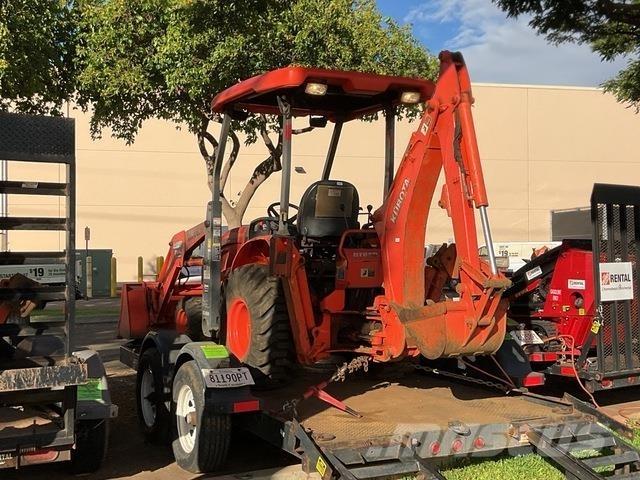 Kubota B26TLB 反鏟裝載機