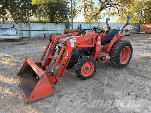 Kubota L2800D 曳引機
