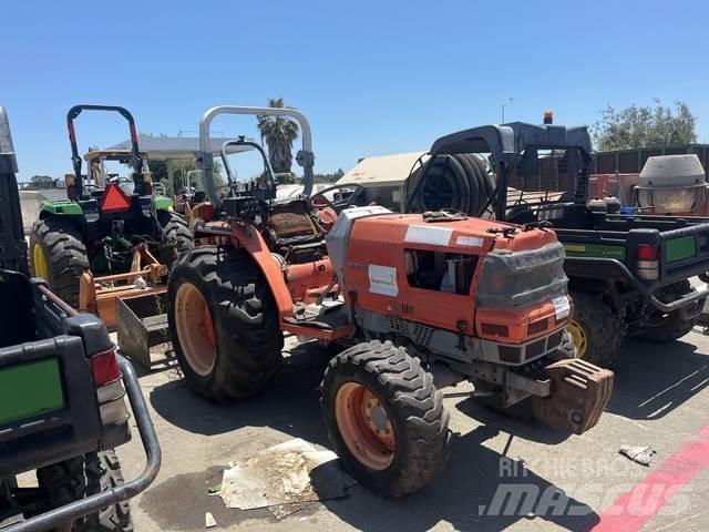 Kubota L3010D 小型曳引機