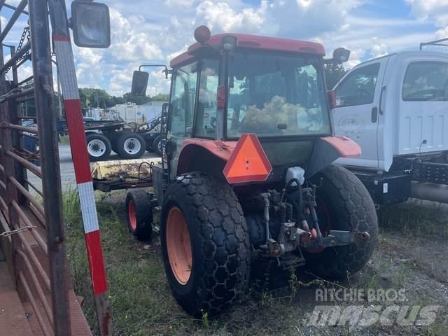 Kubota M5700 室內掃倉機