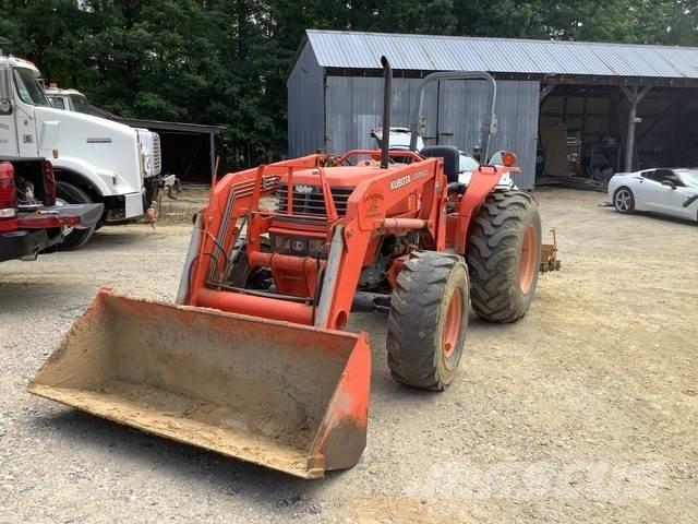 Kubota M6800 小型曳引機