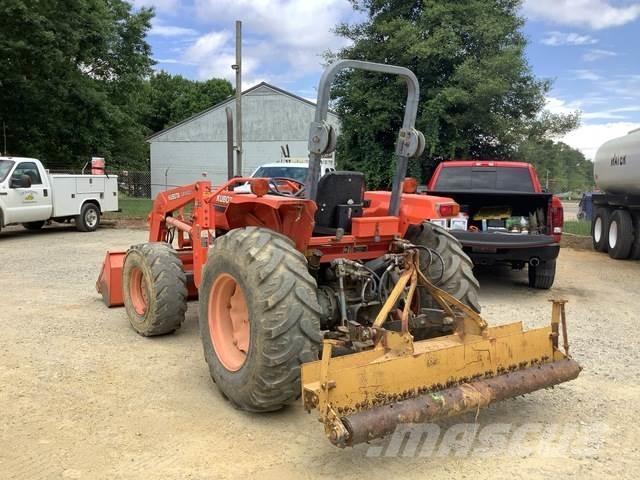 Kubota M6800 小型曳引機