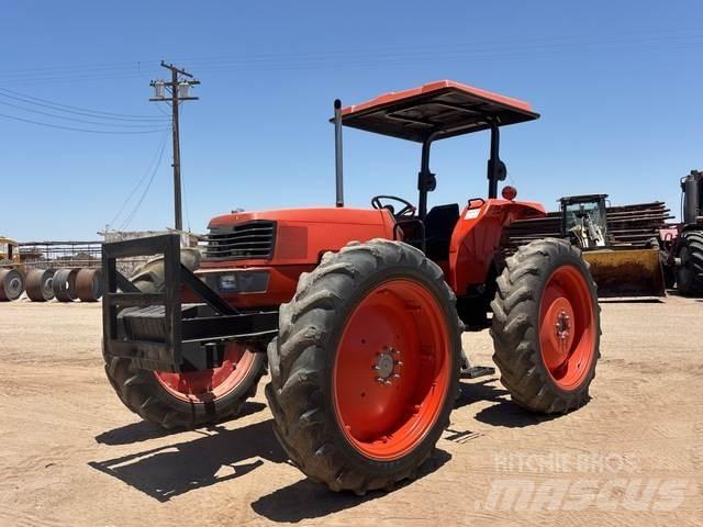 Kubota M9000 曳引機