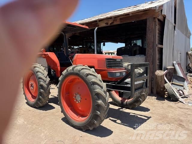 Kubota M9000 曳引機