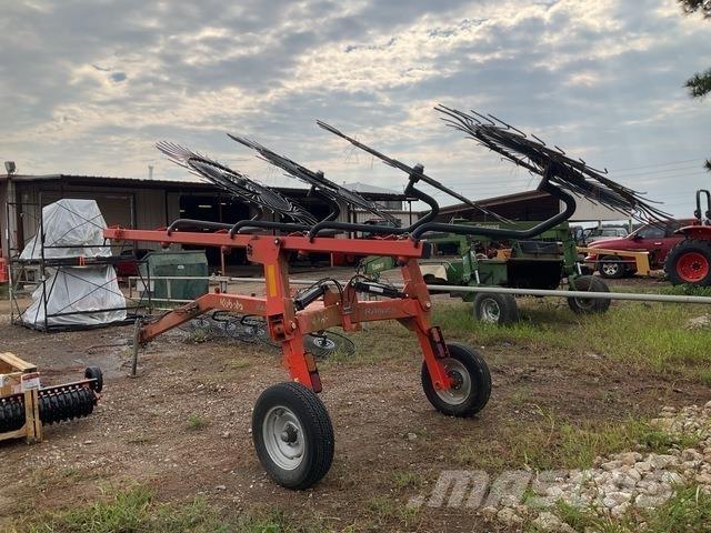 Kubota RA110CR 耙與翻草機