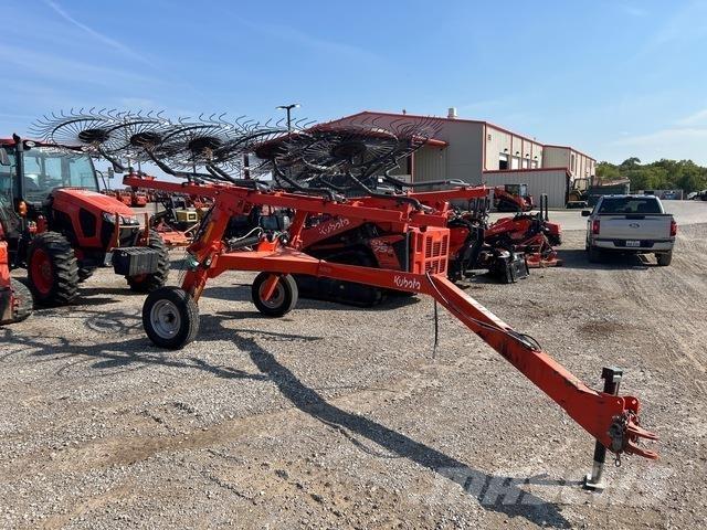 Kubota RA210CR 耙與翻草機