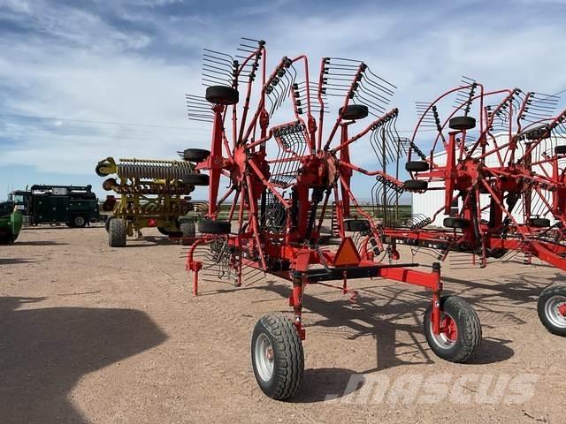Kuhn GA7501+ 耙與翻草機