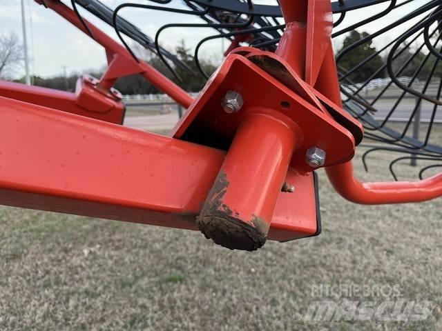 Kuhn SR110 GII 耙與翻草機