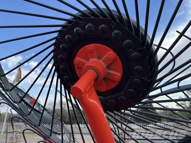 Kuhn SR110 GII 耙與翻草機