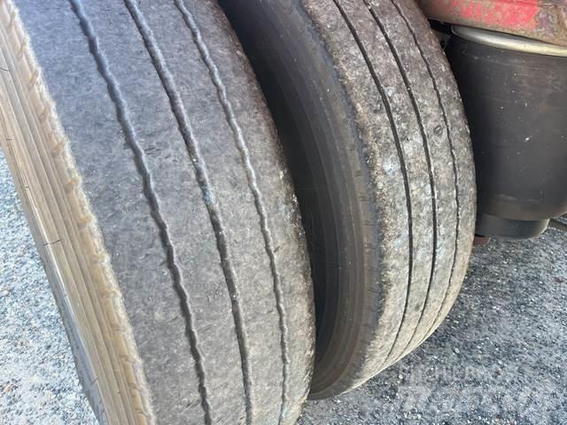 Lucar  控溫式半拖車