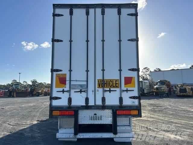 Lucar  控溫式半拖車