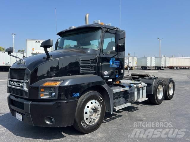 Mack AN64T 曳引機組件