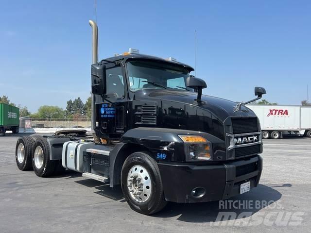 Mack AN64T 曳引機組件