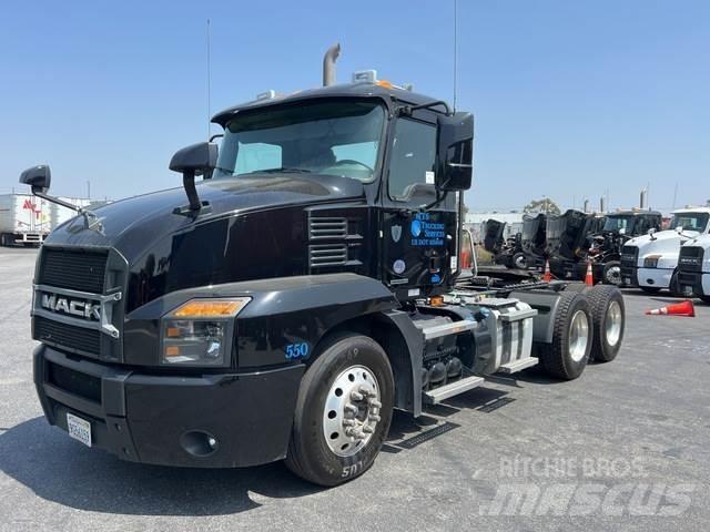 Mack AN64T 曳引機組件