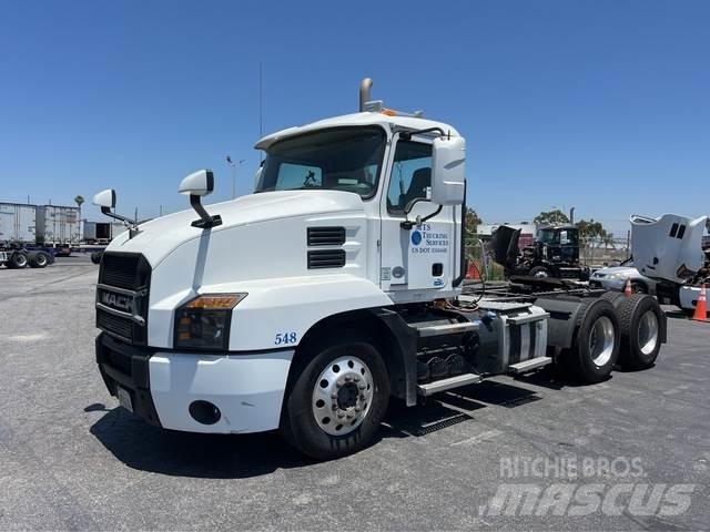 Mack AN64T 曳引機組件